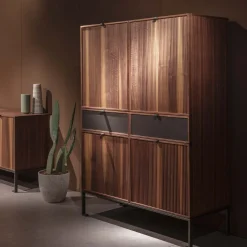 Melody L Armadio in legno di noce canaletto