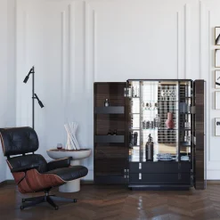 Mobile bar Teomondo a 2 porte in eucalipto fumé