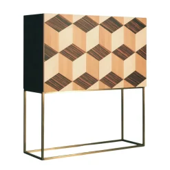 Mobile veronese con intarsi geometrici