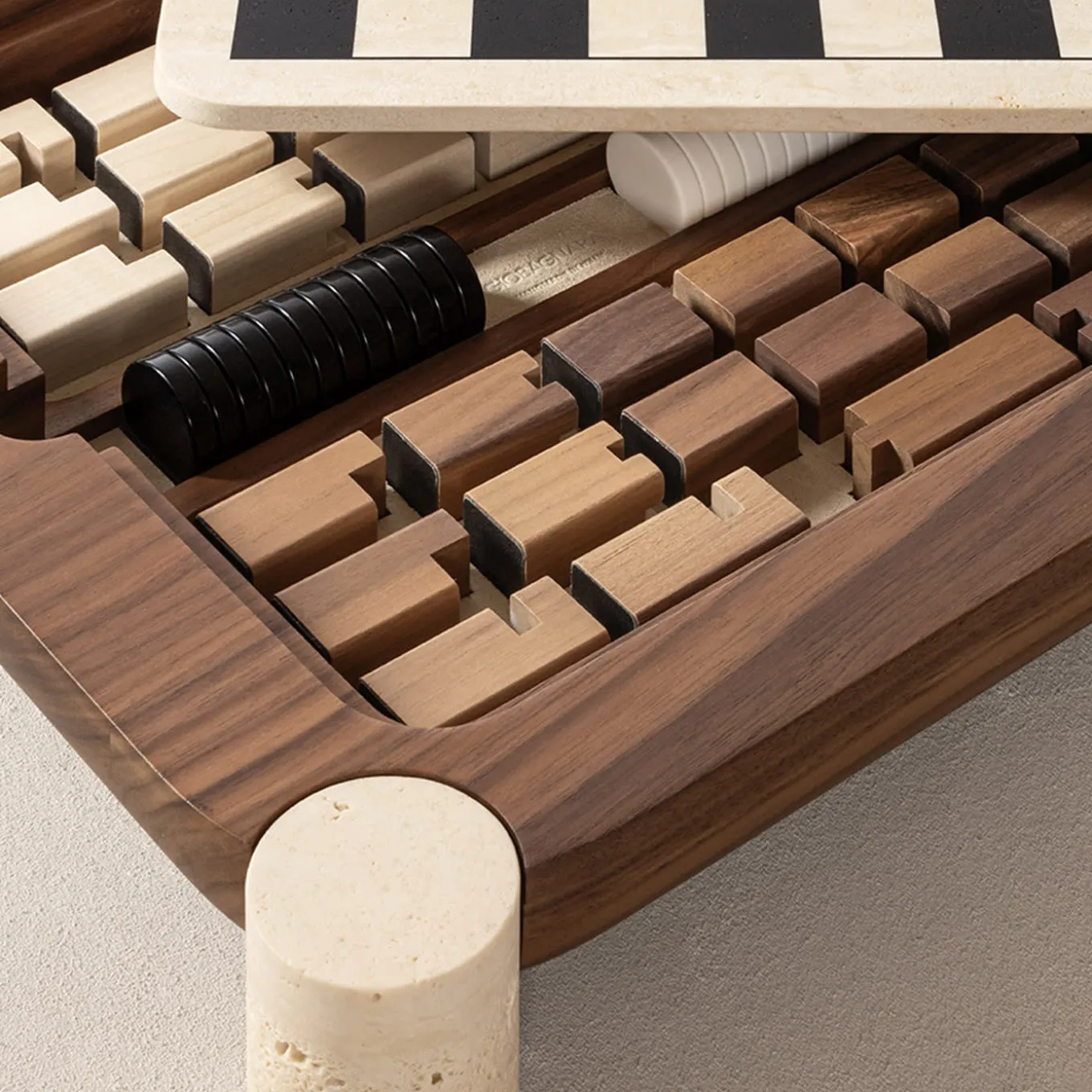 Mocambo Chess Draughts Game Set Design di Simone Fanciullacci