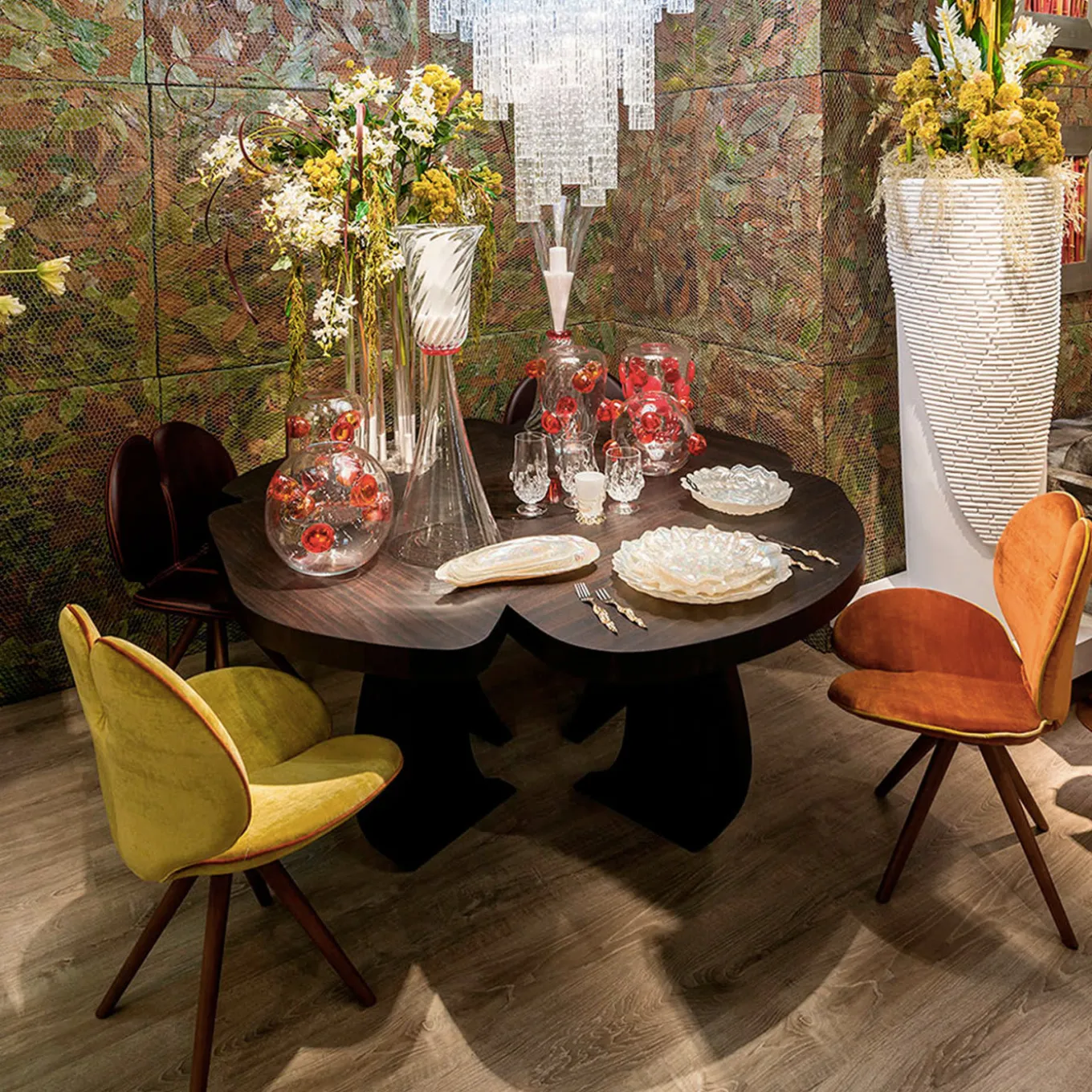 Nuova sedia Pansè in pelle e legno