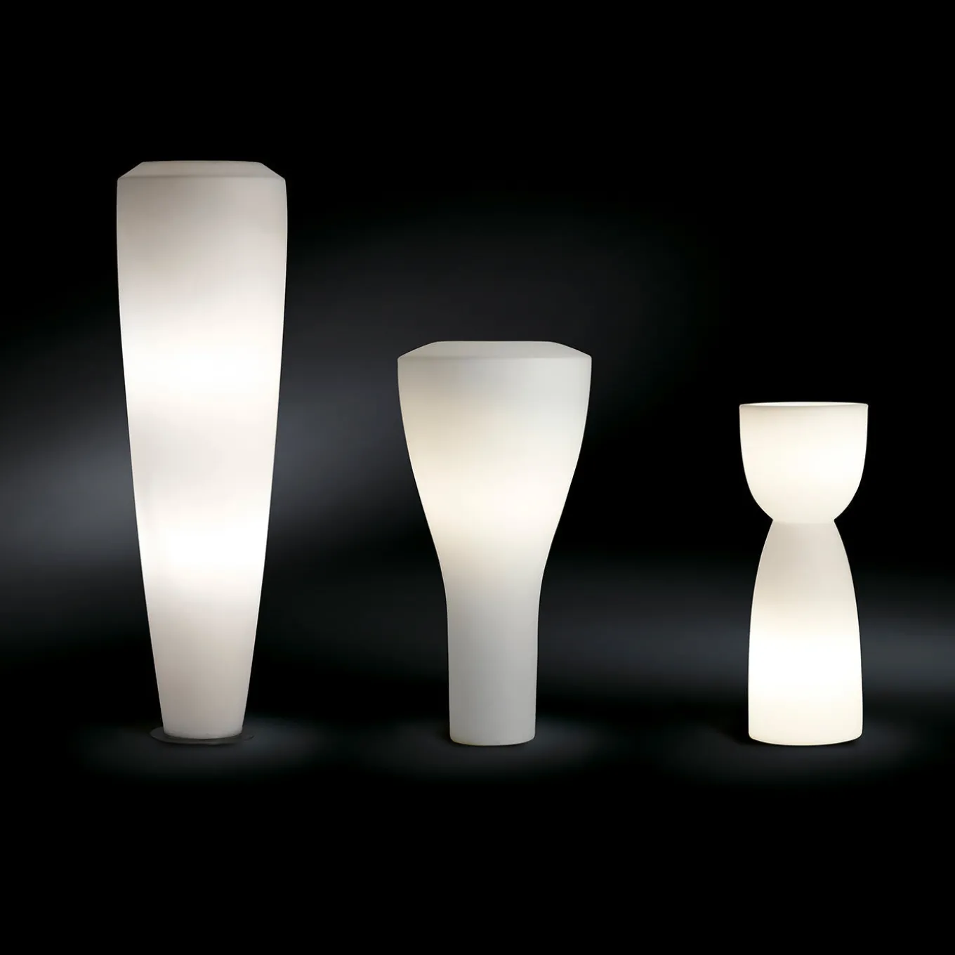 Obice, lampada da terra grande in avorio