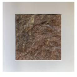 Opera d'arte Second Skin in carta oro e bronzo