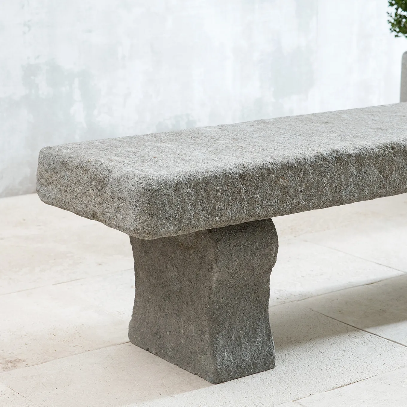 Panchina da esterno in pietra travertino grigia Tempore