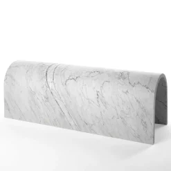 Panchina Galleria Scultpure di Ron Gilad