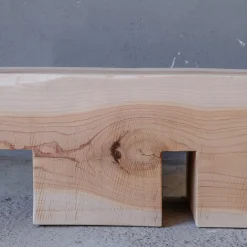 Panchina in legno di cedro Mykonos Undercut finitura naturale