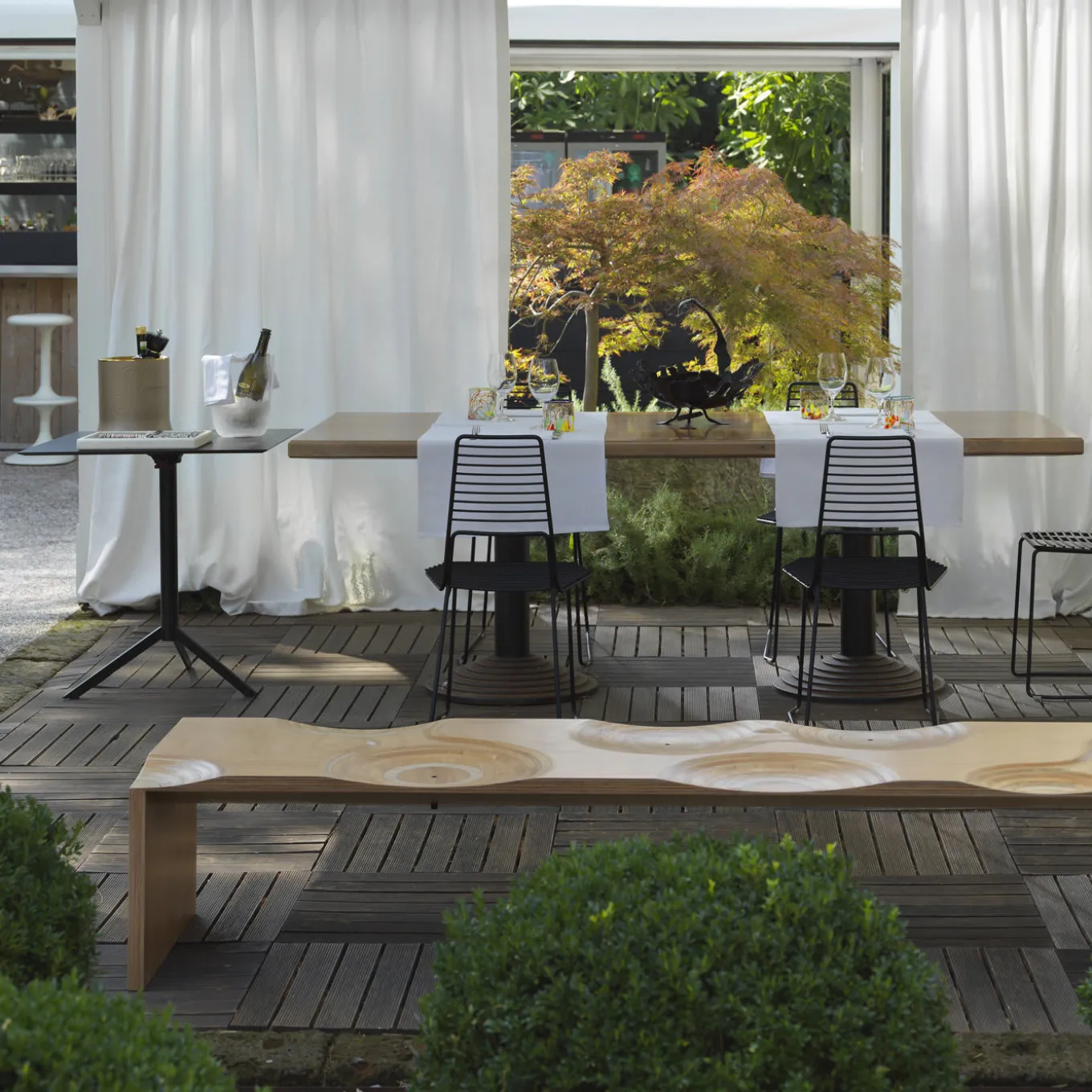 Panchina per esterni Ripples di Toyo Ito