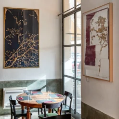 Pannello in cartone stratificato con rami blu scuro