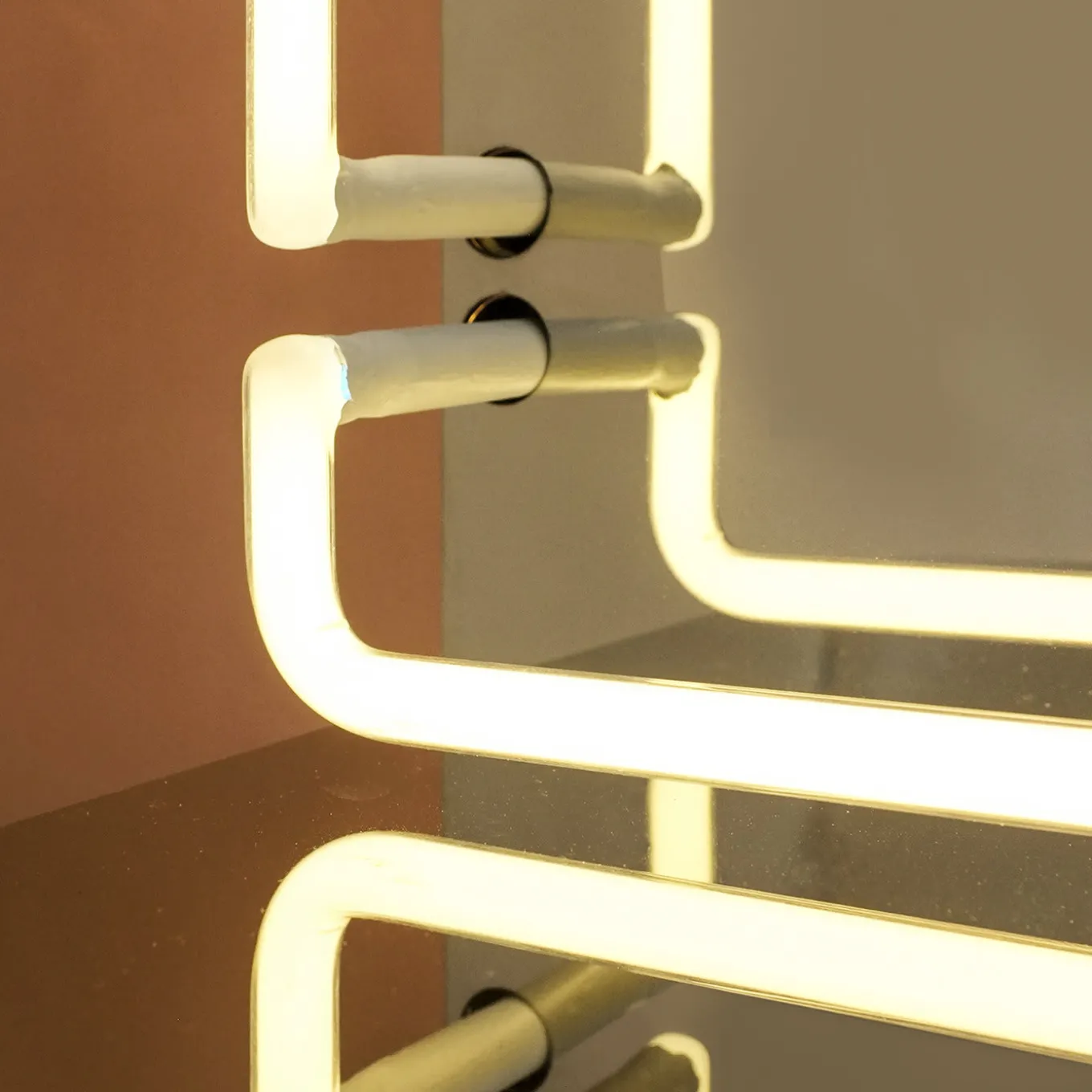 Pannello luminoso #1 di Paolo Giordano e Ouwen Mori