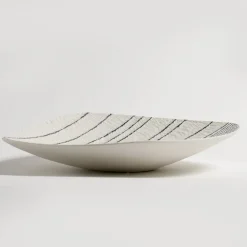 Piatto intagliato Naum