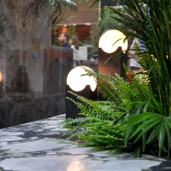 Piccola lampada da tavolo Eclipse in marmo nero di Marquina