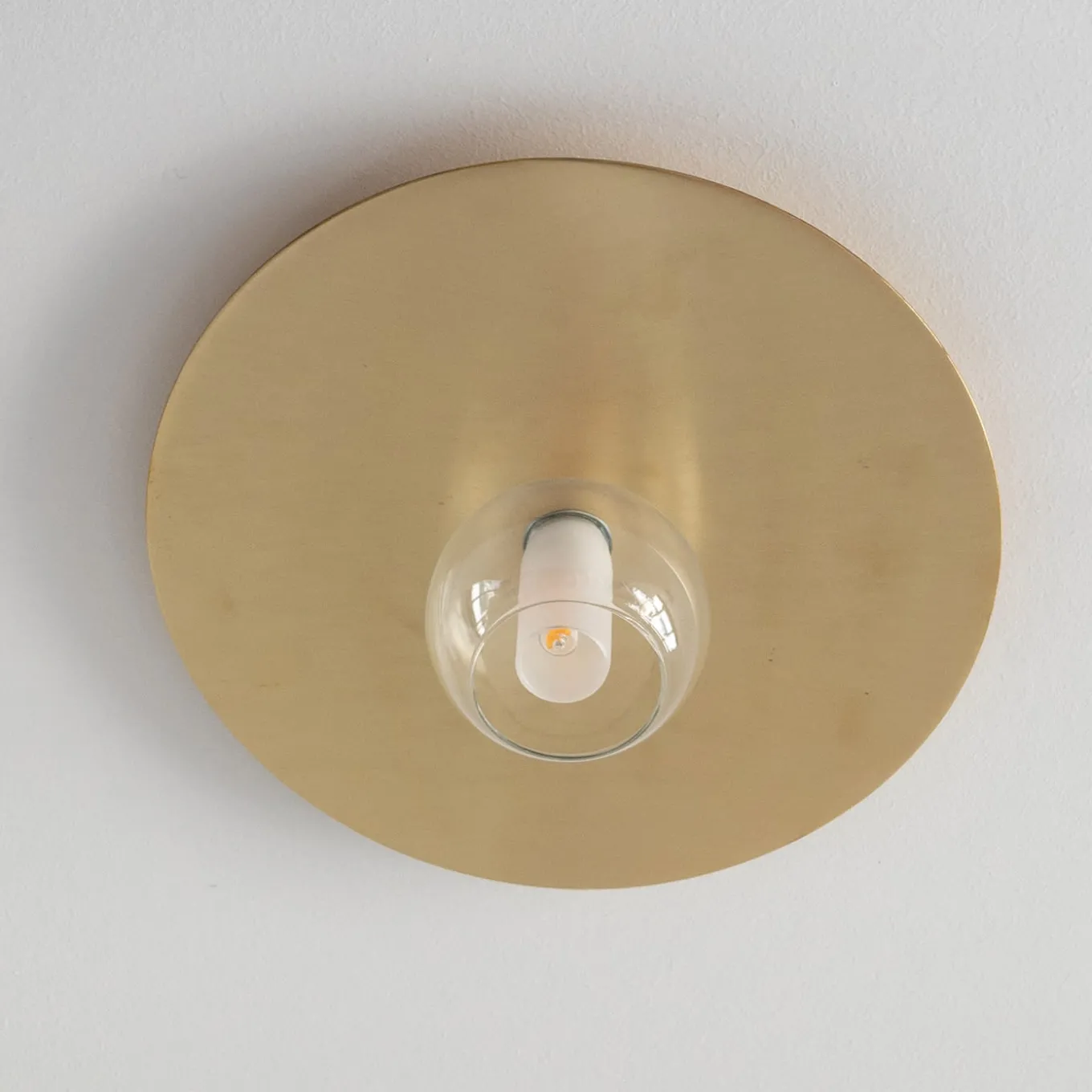 Plafoniera Circolare Dishy in Ottone con Finitura Dorata