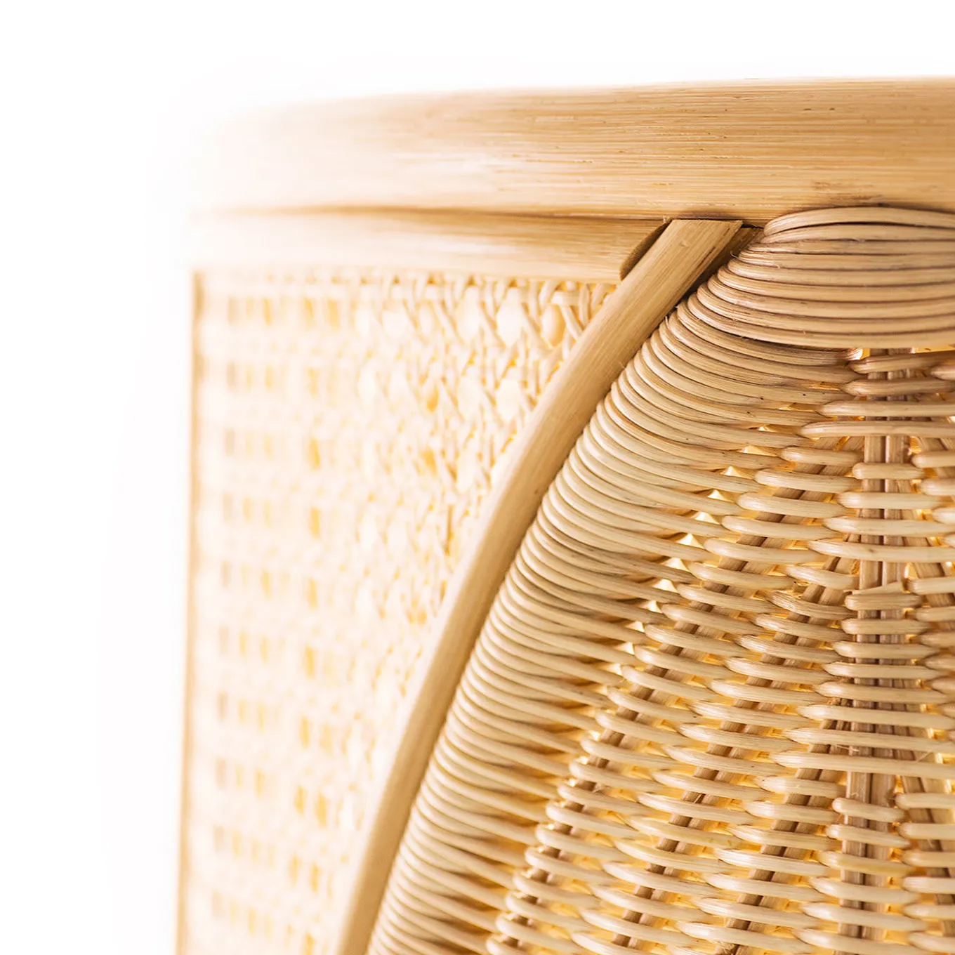 Poltrona alta Lisetta di Elena Salmistraro