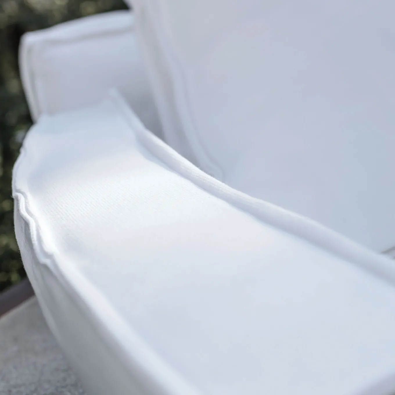 Poltrona Cayo Largo da esterno in tessuto bianco con cuscini