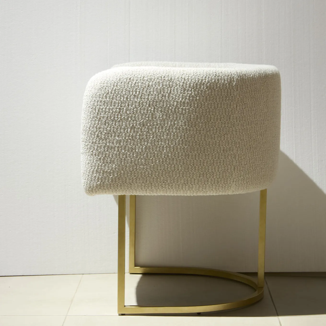 Poltrona C-Chair Modern in Bouclé Bianco