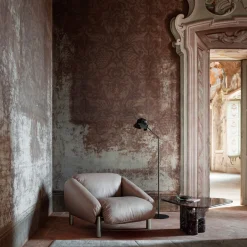 Poltrona Flo in pelle beige di Lorenza Bozzoli