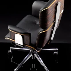 Poltrona girevole Black Armadillo/2 di Rainer Bachschmid