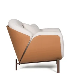 Poltrona Haima' piccola con scocca in similpelle