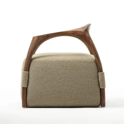 Poltrona in legno massiccio Chassis Canaletto Noce e rivestimento in tessuto