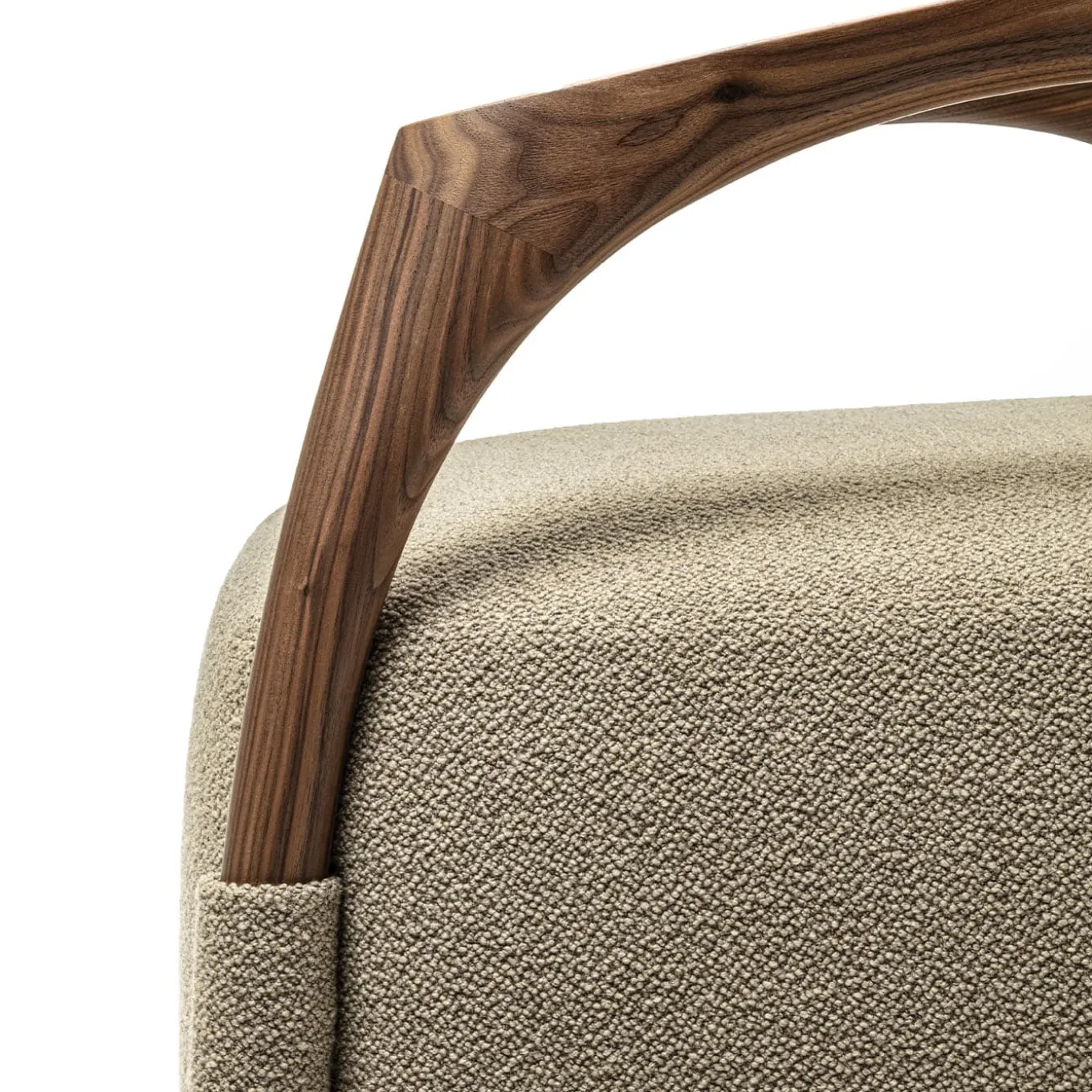 Poltrona in legno massiccio Chassis Canaletto Noce e rivestimento in tessuto