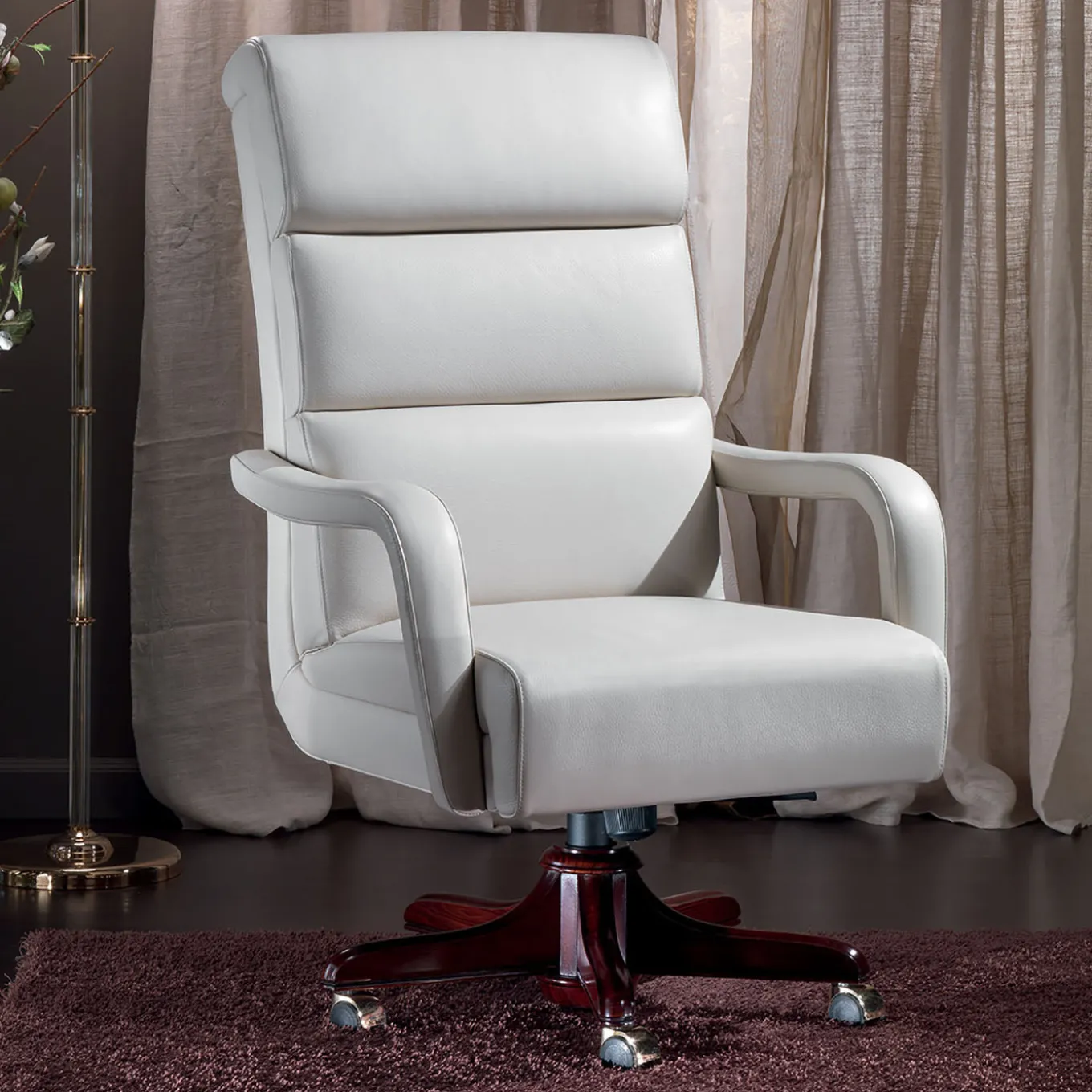 Poltrona in pelle bianca