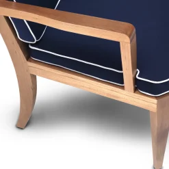 Poltrona Iroko di Simone Ciarmoli e Miguel Queda