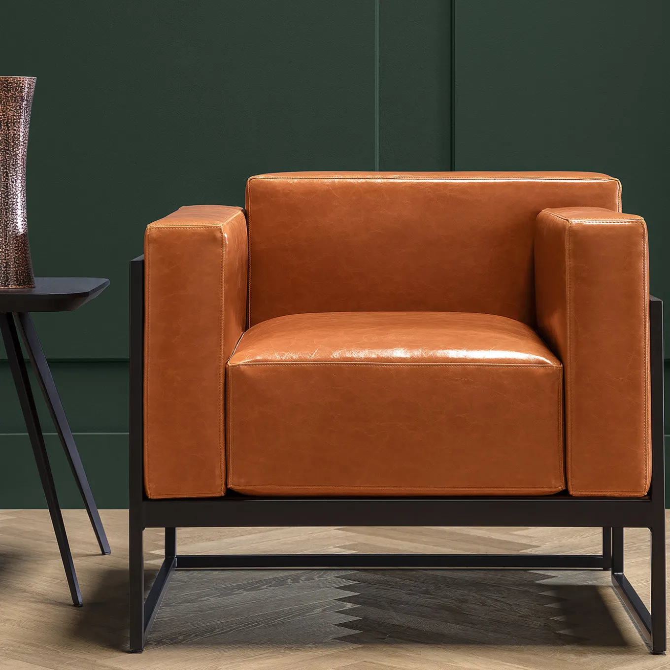 Poltrona Kirk in pelle cognac