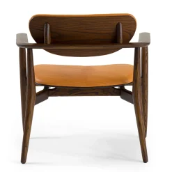 Poltrona Regina in rovere marrone chiaro con rivestimento in pelle