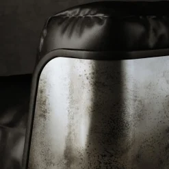 Poltrona Saint-Germain in pelle nera