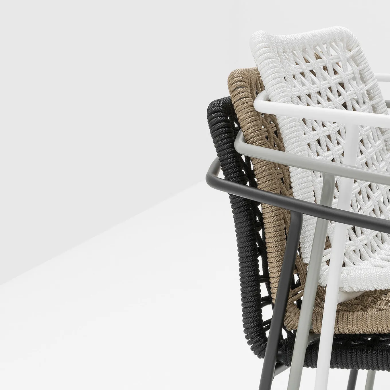 Poltrona Sey Indoor di Emilio Nanni