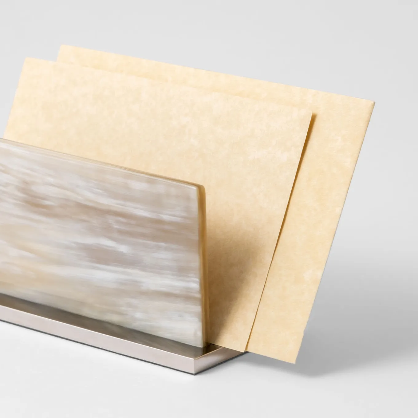 Porta lettere in corno