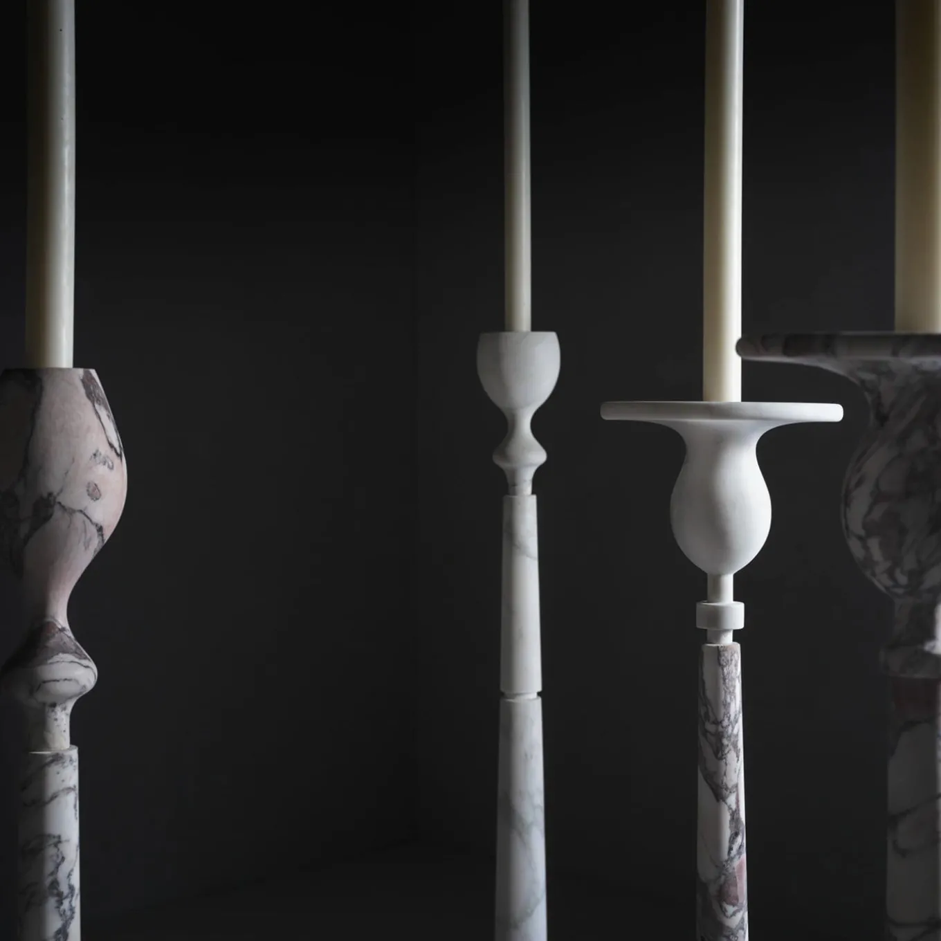 Portacandele alto Treasure L in marmo Arabescato