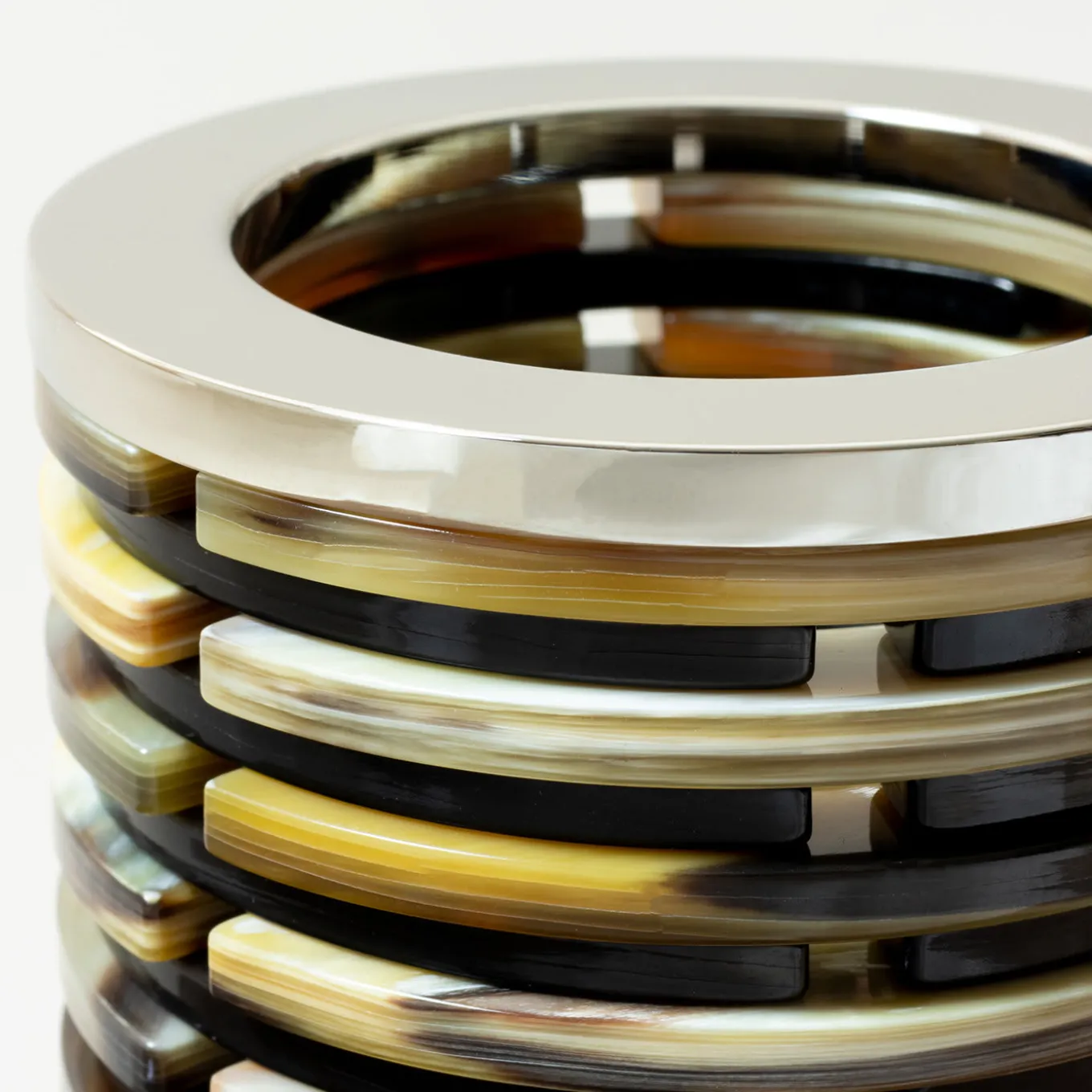 Portapenne rotondo in corno #3