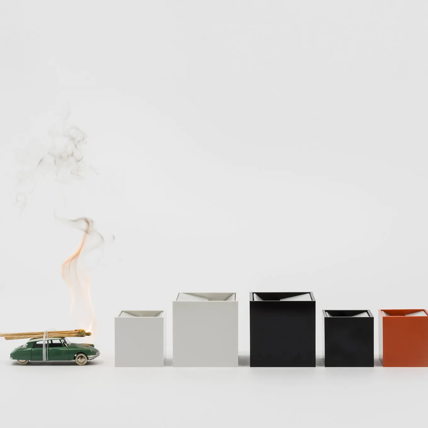 Posacenere Cubo Small Black di Bruno Munari