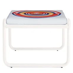 Pouf bianco Locus Solus di Gae Aulenti