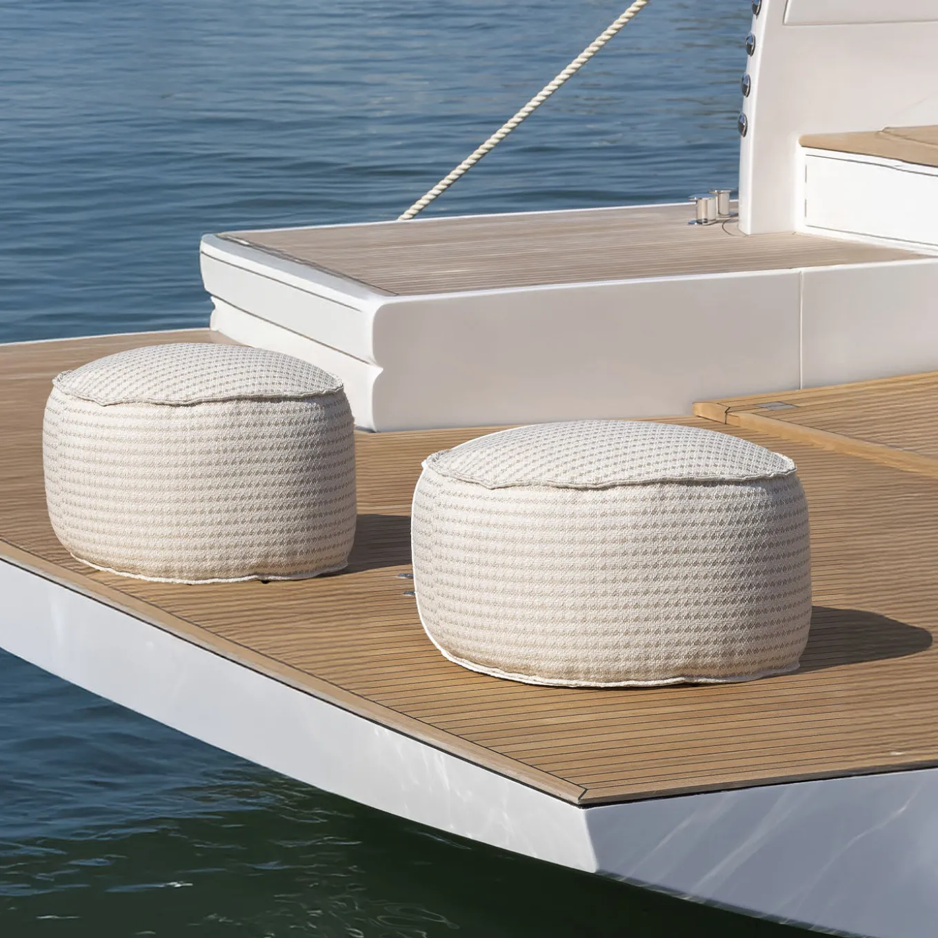 Pouf da esterno Soft Cay in tessuto beige
