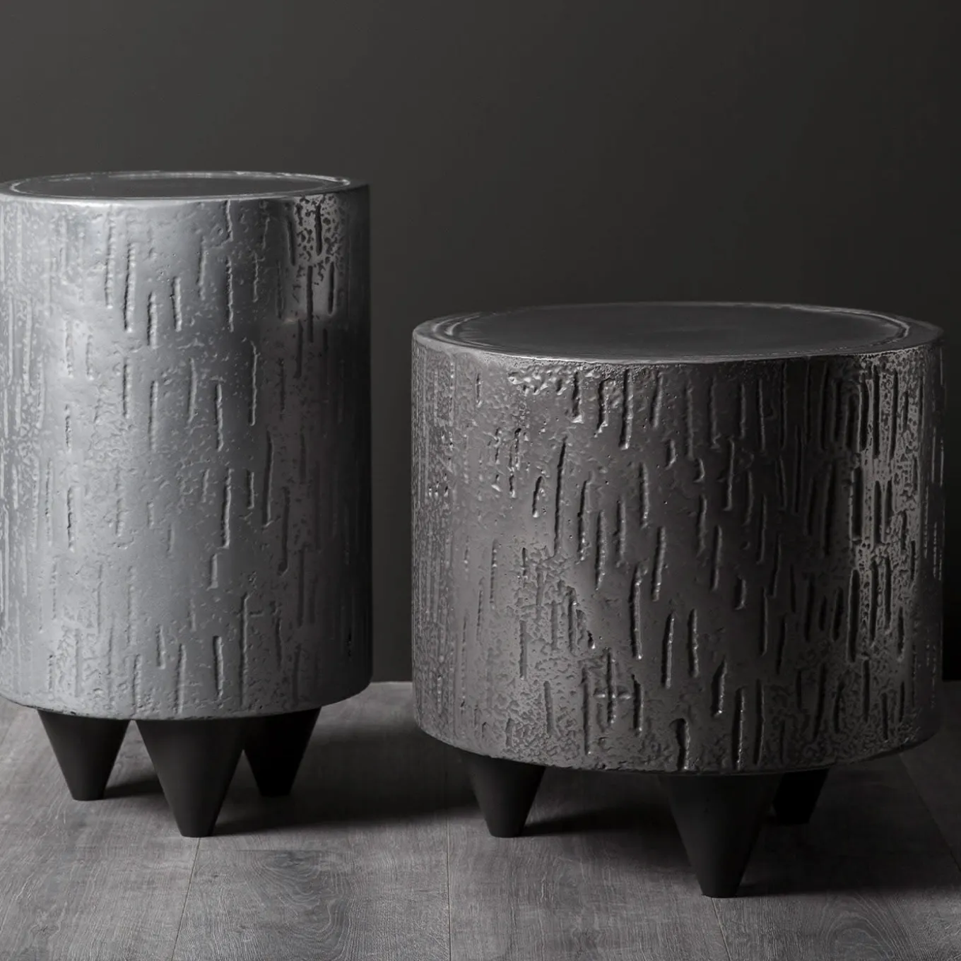 Pouf e tavolino grigio scuro