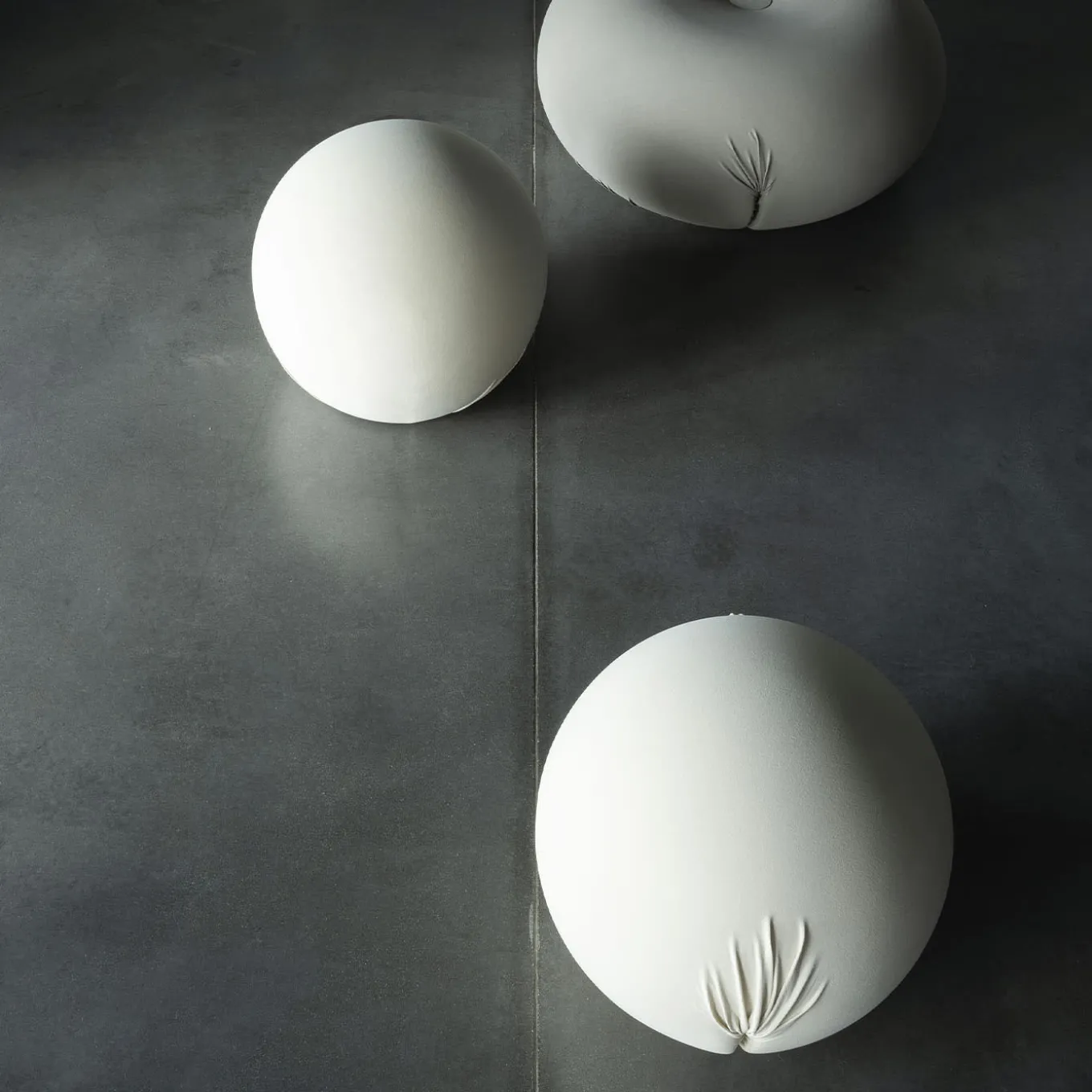 Pouf Tatone in tessuto tecnico bianco