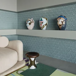 Primates Brazza Vaso in ceramica grigio piombo con dettagli in metallo Di Elena Salmistraro