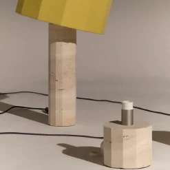 Roma Dodecagon Grande Lampada da tavolo gialla