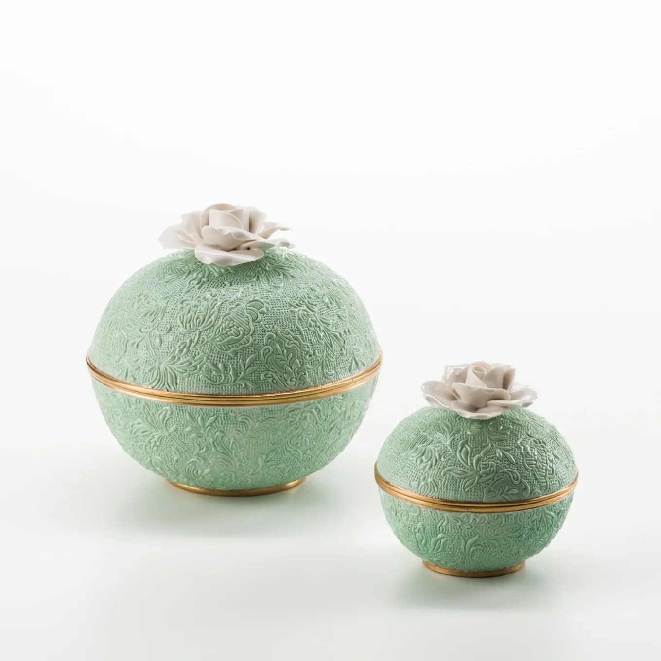 Scatola grande damascata con rosa