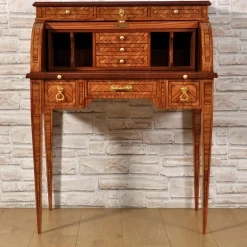 Scrittoio Cilindrico a Rullo in Legno