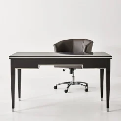 Scrivania in legno di ciliegio nera