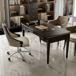 Scrivania in legno di ciliegio nera