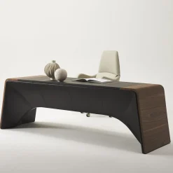 Scrivania in pelle Victor