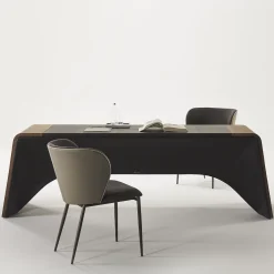 Scrivania in pelle Victor