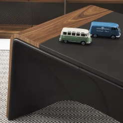 Scrivania in pelle Victor