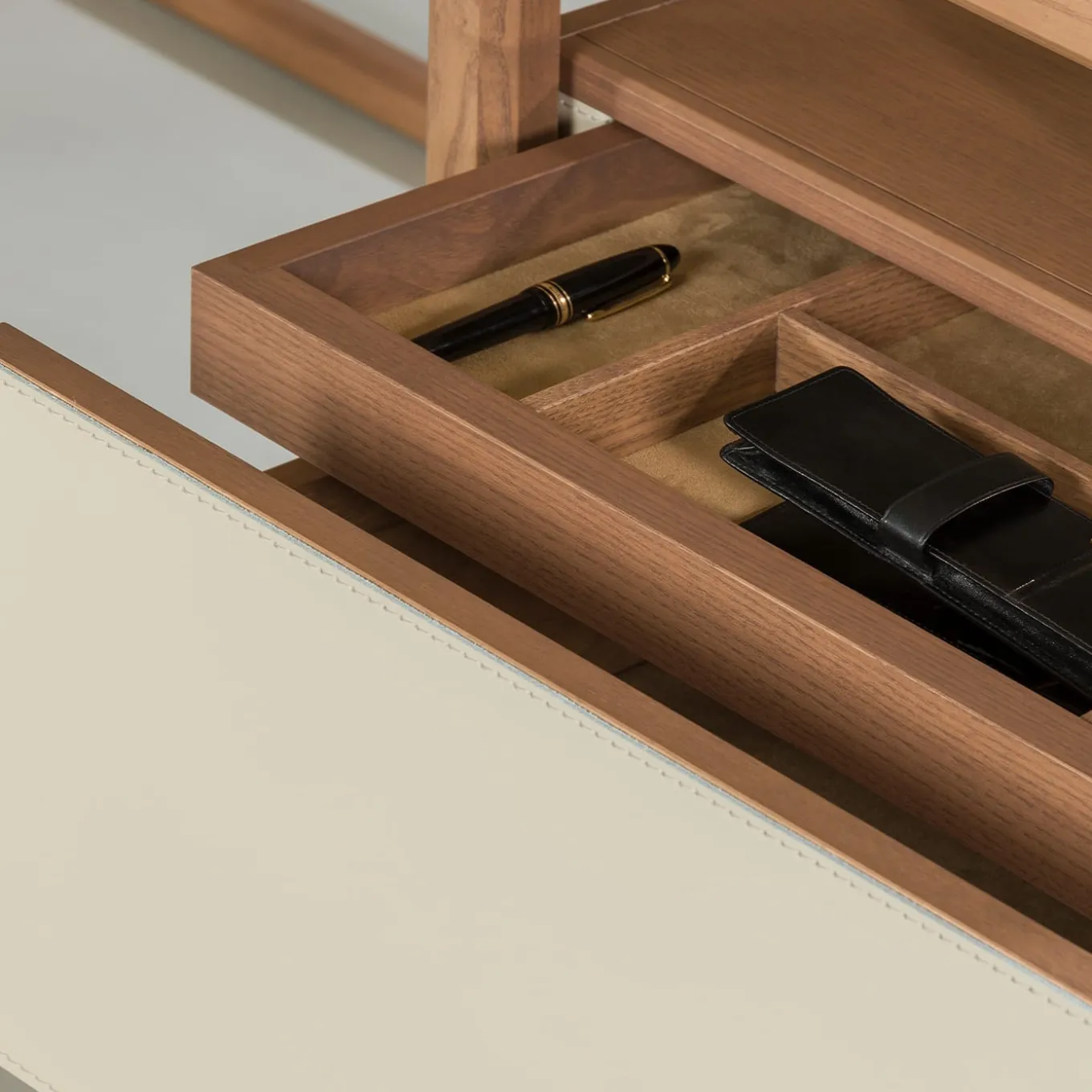 Scrivania Isabel 2 lati di Libero Rutilo