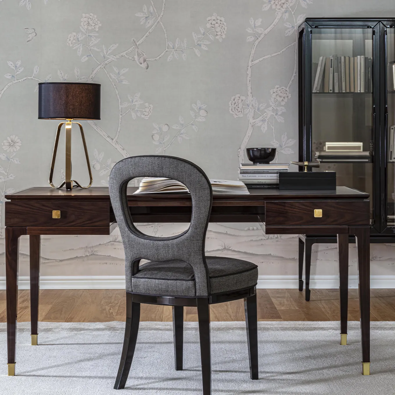 Scrivania Nara in noce finitura tabacco opaco