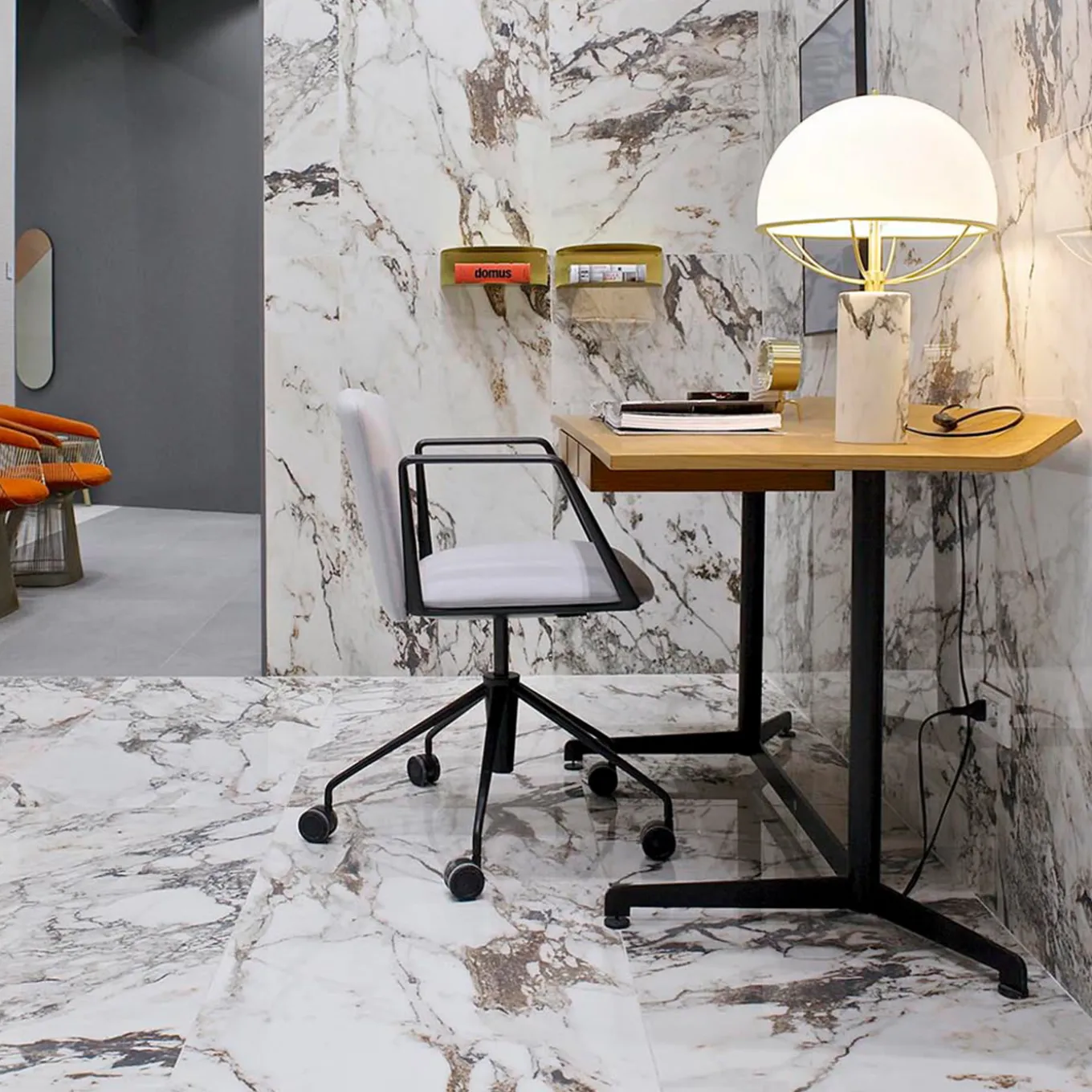 Scrivania T90 di Osvaldo Borsani